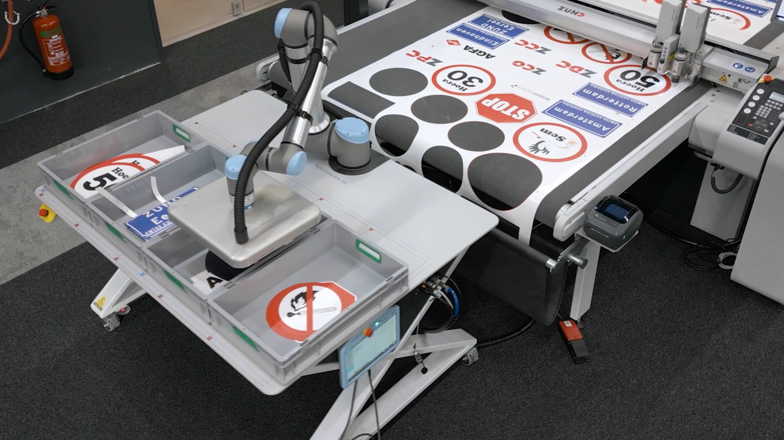 Zünd Benelux - Portable Robot Handling System